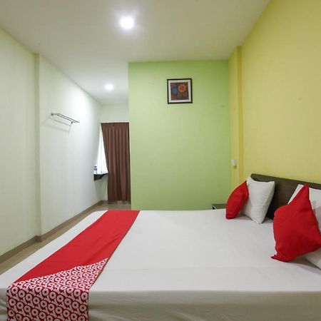 Oyo 89539 Hotel Siswa Kampar Exterior foto